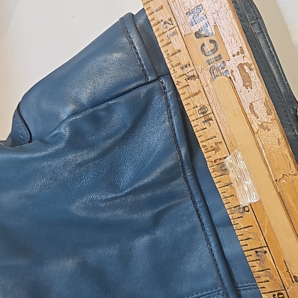 Blue coach bag great bag to drop stuff in and go. - Picture 7 of 10